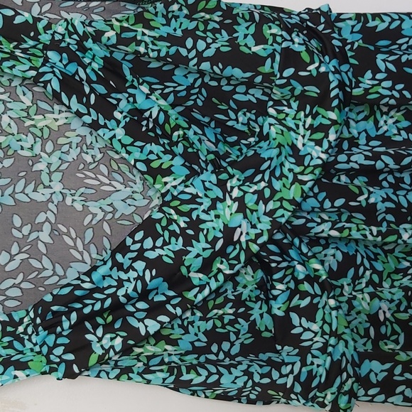 Nice summer top - Picture 3 of 3